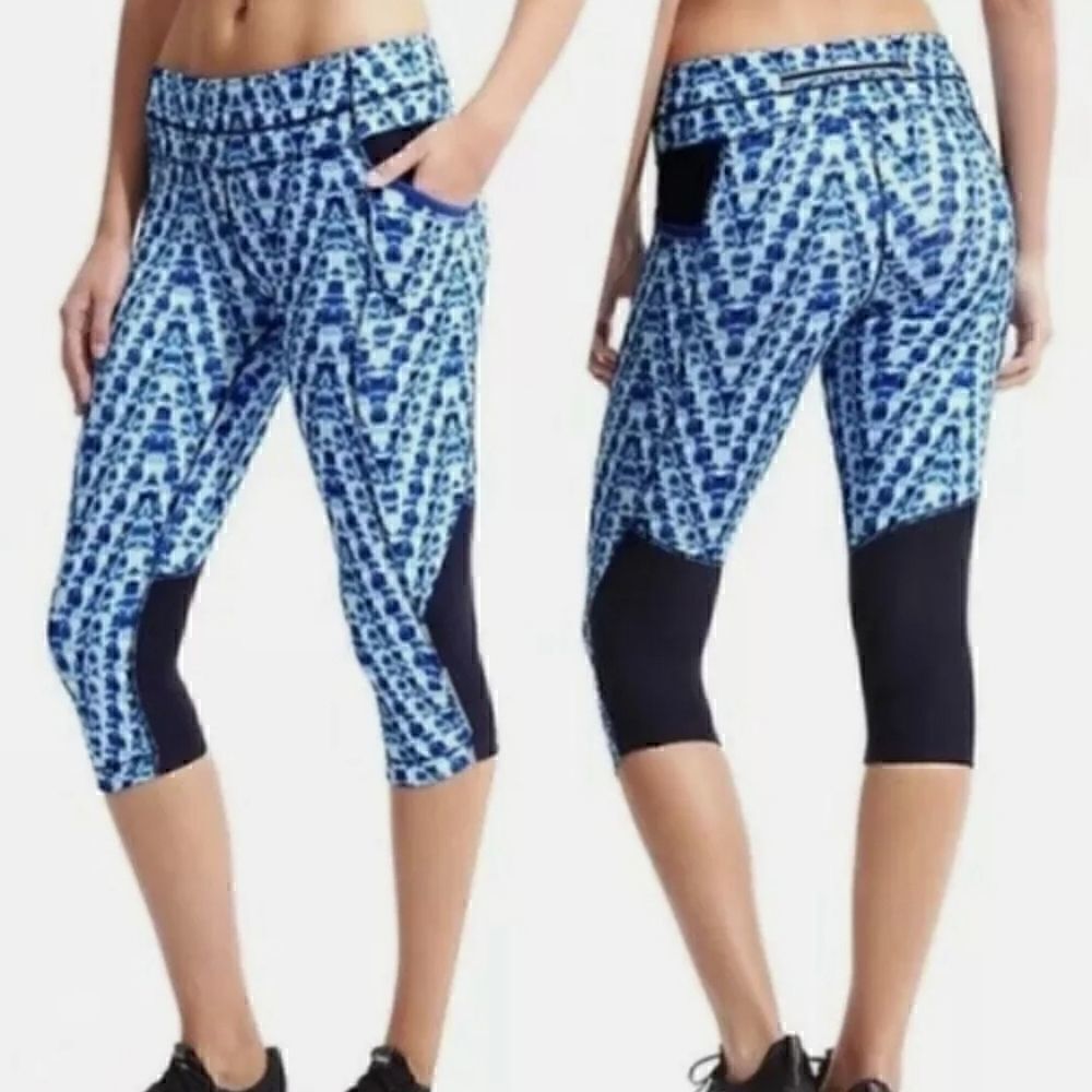 Athleta Blue Tie Dye Be Free Knicker Capri Cropped Leggings